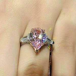 Bague en zircon rose en forme de poire avec diamants trapèzes pour banquet et mariage