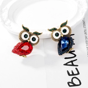 Retro crystal owl brooches in red and blue featuring gold-plated alloy and faceted gemstones