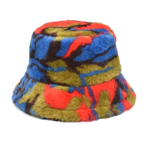 Bob chic en fausse fourrure tie-dye avec motif camouflage coloré pour l'hiver chaud