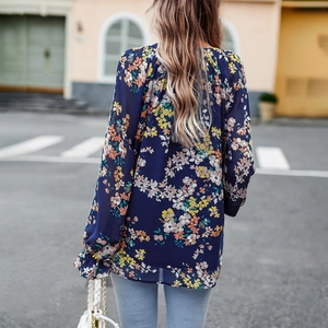 Elegante camicetta in chiffon blu navy a fiori con polsini a volant per donna