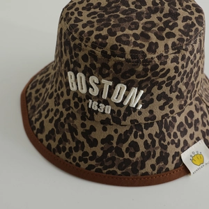 Kids leopard print bucket hat with Boston embroidery and brown reinforced brim