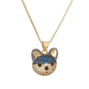Collier pendentif Shiba Inu doré avec cristaux colorés et chaîne box élégante