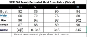 Tabella taglie dettagliata per il mini abito in velluto con frange in XS, S, M, L