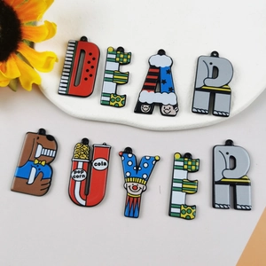 Kleurrijke acryl clown en olifant letter hangers voor DIY sieraden met Dear Buyer tekst