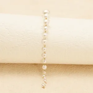 Minimalist 18K gold plated pearl necklace with gradient white pearls for women