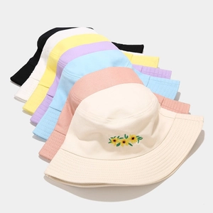 Bobs minimalistes en coton avec broderie florale de tournesol en plusieurs couleurs vives
