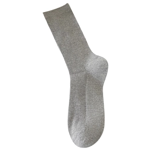 Classic grey ribbed crew socks for women made of breathable cotton blend fabric