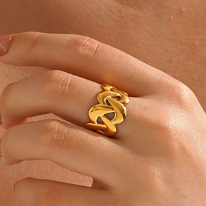 18K gold plated stainless steel crisscross open ring featuring a stylish chain link design