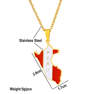 Vista dettagliata del ciondolo mappa del Perù con misure 2,9cm x 1,7cm e peso 5g