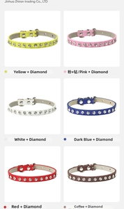 Sei diversi colori di collari per animali in pelle PU con strass e fibbie in metallo