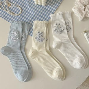 Chaussettes mi-mollet japonaises avec broderie chat et bordure ondulée en trois couleurs