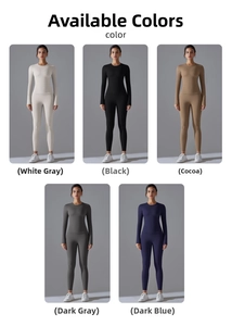 Vue détaillée montrant cinq couleurs d'ensembles de yoga respirants à manches longues