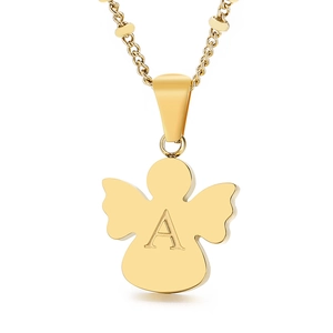 Collana angelo in acciaio inossidabile dorato con lettera A incisa su sfondo bianco