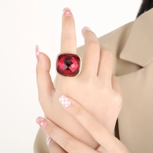 Fashionable titanium steel ring with large red square crystal and gold plating