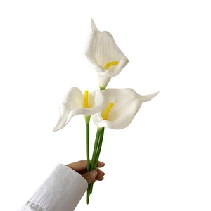 Minimalist PU artificial calla lily bouquet with three white flowers and green stems