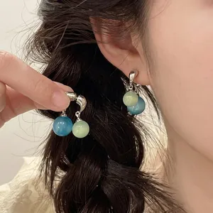 Boucles d'oreilles à double perle élégantes avec pierres bleues et vertes sur clou argenté