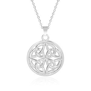 Détail du pendentif rond noeud celtique en acier inoxydable argenté poli brillant