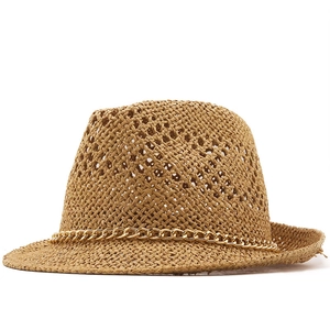 Herren Sommer Strohhut Jazz-Stil handgewebt mit Goldkette und atmungsaktivem Hohlmuster