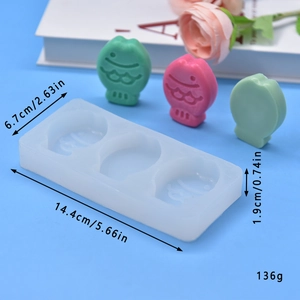 Three-cavity fish-shaped silicone mold for DIY crafts with product dimensions and weights