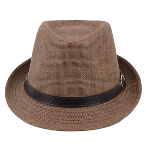 Chapeau Fedora marron tissé avec ruban en cuir foncé et boucle métallique