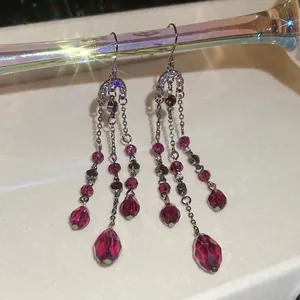 Boucles d'oreilles vintage à pampilles en cristal avec perles rouges et crochets argentés