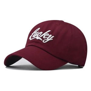 Casquette de baseball en coton rouge foncé avec broderie Lucky blanche pour le sport