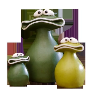 Three-piece green resin frog statues with big eyes for garden and home decor