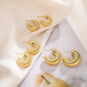 French Vintage Croissant Hoop Earrings C-Shaped Copper 18K Gold Plated Minimalist Geometric Texture Elegant For Women