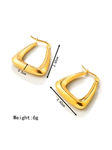 Detailed view of 18K gold plated triangular hoop earrings with 2.65cm height and 6g weight