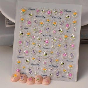 Stickers ongles 5D relief fleurs avec papillons et abeilles dorés, modèle Co-330