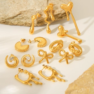 18K Gold Plated Stainless Steel Earrings Irregular Heart Bow Knot Design Water Resistant Hypoallergenic Jewelry For Women