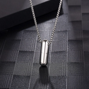 Collier avec pendentif capsule en acier inoxydable vintage et chaîne box argentée