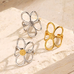 Übertriebene 18K vergoldete Edelstahl-Blumenringe in drei verschiedenen Metallausführungen