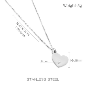 Pendentif cœur en acier inoxydable poli avec zircon et chaîne à maillons fins