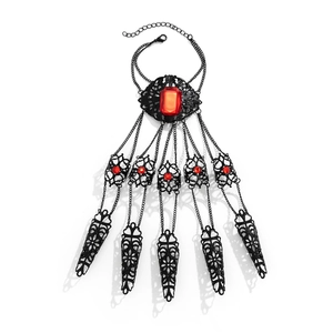 Bracciale ad anello gotico in metallo nero con pietre rosse e cinque anelli da dito