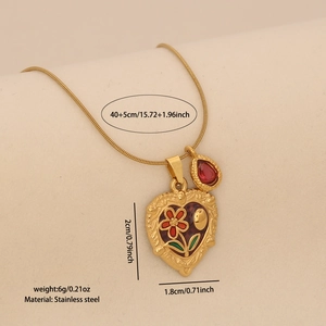 Vue détaillée du collier coeur en acier inoxydable doré avec dimensions