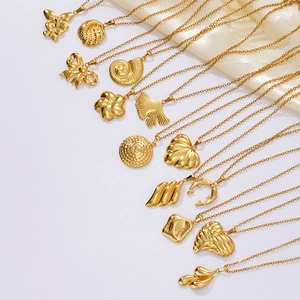 Elegant Stainless Steel Pendant Necklace For Women 18K Gold Plated Butterfly Heart Shell Leaf Minimalist Fashion Jewelry