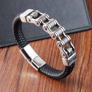 Bracelet chaîne de moto en acier inoxydable pour homme avec cuir tressé noir sur bois