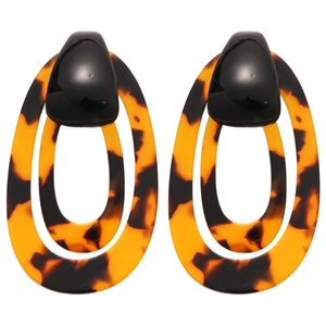 Vintage acrylic leopard print hoop earrings with retro tortoiseshell resin design