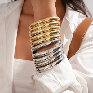 Minimalist Polished Iron Bangles For Women Geometric Chunky Metal Round Stacking Bracelets Trendy Fashion Jewelry