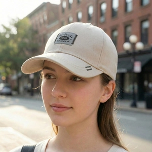 Beige cotton canvas baseball cap with 1998 embroidery and short brim for casual outdoor wear