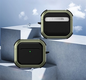Détail de coques robustes pour AirPods en vert militaire et noir avec mousqueton intégré
