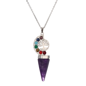 Collana con ametista e ciondolo albero della vita con sette pietre chakra su catena argento