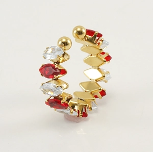 anillo abierto de acero inoxidable bañado en oro 18k con circonitas rojas y blancas moda