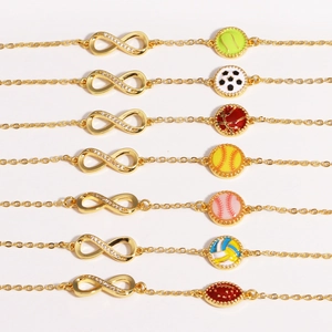 14k vergoldete Infinity-Sportarmbänder mit Fußball-, Baseball- und Tennis-Anhängern