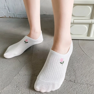 White cotton low cut boat socks for women with pink flower embroidery and non-slip design