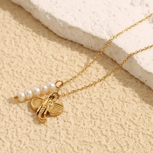 18K gold plated stainless steel necklace with elephant pendant and pearl beads