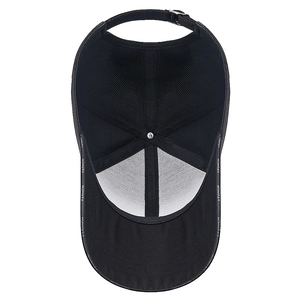 Berretto da baseball in cotone nero con nastro interno fashion e fibbia in metallo