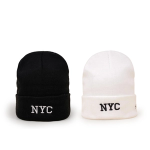 Bonnets tricotés classiques avec broderie NYC en noir et blanc pour la chaleur d'hiver