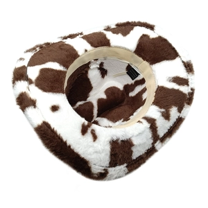Détail de l'intérieur du chapeau de cow-boy imprimé vache avec étiquette 100% polyester